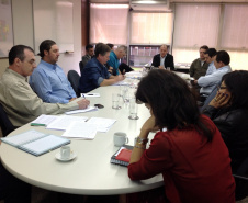 Ortega aponta desafios e pede maior empenho e dedicação em reunião com representantes de Escritórios Regionais da SEDU/Paranacidade 