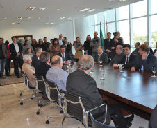 Governo autoriza R$ 2,5 milhões em benefícios a população de três municípios no Litoral e RMC