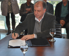 Governo autoriza R$ 2,5 milhões em benefícios a população de três municípios no Litoral e RMC