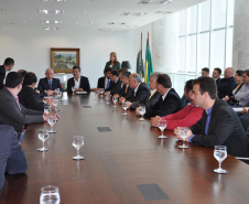 Governo do Paraná autoriza, pela SEDU, mais de R$ 18 milhões em benefícios a 18 municípios 