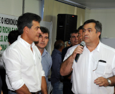 Em Apucarana, Richa entrega obras e repassa verba para a compra de veículos