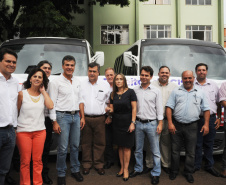 Em Apucarana, Richa entrega obras e repassa verba para a compra de veículos