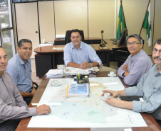 Ratinho Junior e técnicos da SEDU/Paranacidade avaliam demandas da população do Paraná