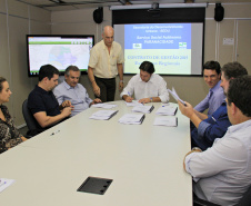 Assinatura de Contrato de Gestão exige excelência dos serviços, obras e produtos na SEDU/Paranacidade