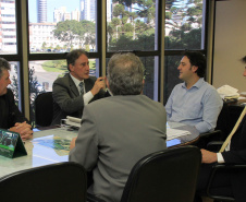 Edgar Bueno traz demandas e convite a Ratinho Junior para a inauguração do Teatro Municipal de Cascavel, no próximo dia 10