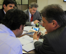 Edgar Bueno traz demandas e convite a Ratinho Junior para a inauguração do Teatro Municipal de Cascavel, no próximo dia 10