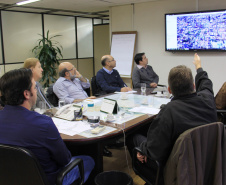 O projeto de um VLT como solução de mobilidade urbana reúne na SEDU técnicos de outros órgãos públicos