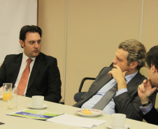 SEDU/Paranacidade busca expertise nos Estados Unidos e reitor da Universidade de Chicago visita Curitiba