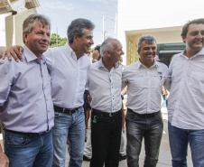 Governador Beto Richa inaugura a Escola Municipal Guido Maria Conforti, junto com o prefeito João José Tavares, a secretária municipal da Educação, Geuztinir Chini Pereira,o secretário do Desenvolvimento Urbano, Ratinho Junior, o deputado estadual Alexandre Curi e o deputado federal, Luiz Carlos Hauly. Lupionópolis, 12/02/2016. Foto: Pedro Ribas/ANPr