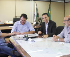 Prefeitos do Paraná correm contra o tempo em busca de financiamento aos seus  municípios