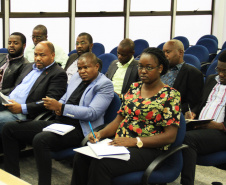 Representante de Angola elogia interação da Sociedade Organizada com Poder Público no Paraná