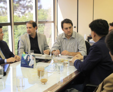 Empresários coreanos mostram projetos e convidam Ratinho Junior à inauguração do Escritório da empresa na China