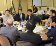 Empresários coreanos mostram projetos e convidam Ratinho Junior à inauguração do Escritório da empresa na China