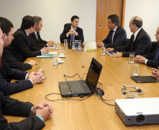 Em Brasília, acompanhado de gestores públicos o governador do Paraná pede retomada de obras federais ao ministro das Cidades