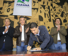 O governador Beto Richa autoriza obras e recursos para Ponta Grossa, região dos Campos Gerais