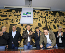 Em Ponta Grossa, o Governo do Estado libera recursos para obras e ações em 79 municípios