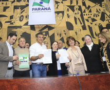 O governador Beto Richa autoriza obras e recursos para Ponta Grossa, região dos Campos Gerais