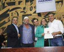 O governador Beto Richa autoriza obras e recursos para Ponta Grossa, região dos Campos Gerais