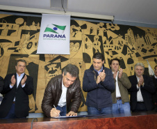 O governador Beto Richa autoriza obras e recursos para Ponta Grossa, região dos Campos Gerais