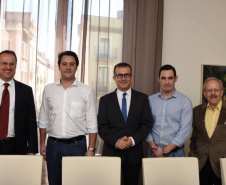 Ratinho Junior traz da Europa exemplos de sucesso para o Paraná