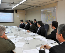 Conselheiros do Paranacidade aprovam renovação de contrato de gestão e elogiam trabalho exemplar da equipe