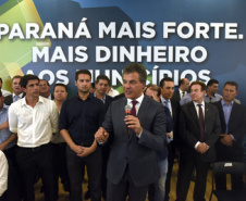 Richa repassa cota extra de ICMS de R$ 430 milhões aos 399 municípios