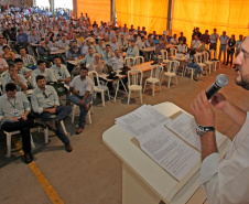 Ratinho Junior anuncia investimentos para obras em Campo Mourão no 29º Encontro de Cooperados na Fazenda Experimental Coamo