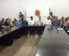 Ratinho Junior se reúne com o prefeito e secretários municipais de Maringá para expor Programas e Projetos da SEDU/Paranacidade