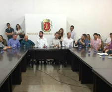 Ratinho Junior se reúne com o prefeito e secretários municipais de Maringá para expor Programas e Projetos da SEDU/Paranacidade