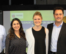 Professores e alunos da Universidade Johns Hopkins buscam saber na SEDU e Paranacidade 