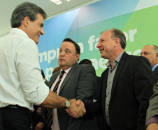 Serviços e obras no valor total de R$ 100 milhões valorizam a vida em 250 municípios do Paraná