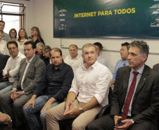 Benefícios à população do Programa “Internet para Todos”, mostrado pelo ministro Kassab, despertam atenção de secretários de Estado, deputados e prefeitos do Paraná na AMP

