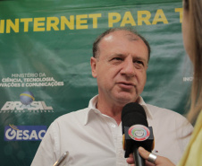 Benefícios à população do Programa “Internet para Todos”, mostrado pelo ministro Kassab, despertam atenção de secretários de Estado, deputados e prefeitos do Paraná na AMP

