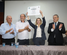 A governadora Cida Borghetti anunciou nesta quinta-feira (19) uma nova sede para o hemonúcleo de Toledo, a reforma de 24 unidades de saúde do Oeste e a liberação de R$ 4,66 milhões para sete municípios da região