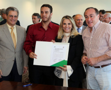 A governadora Cida Borghetti durante assinatura de convênios para municipios. - Curitiba/Pr, 24.04.2018 - Foto Jonas Oliveira/Governadoria