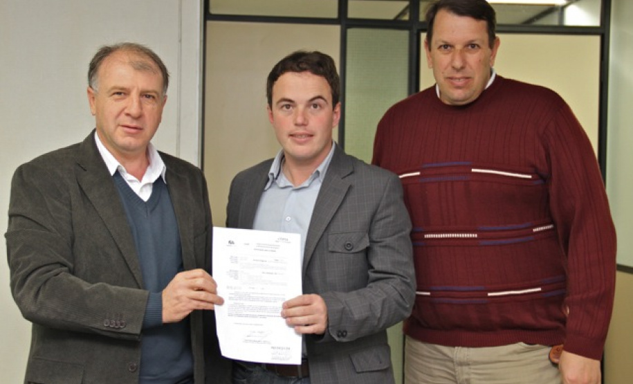 SEDU autoriza licitação à compra de micro ônibus para o transporte de pacientes em Antônio Olinto