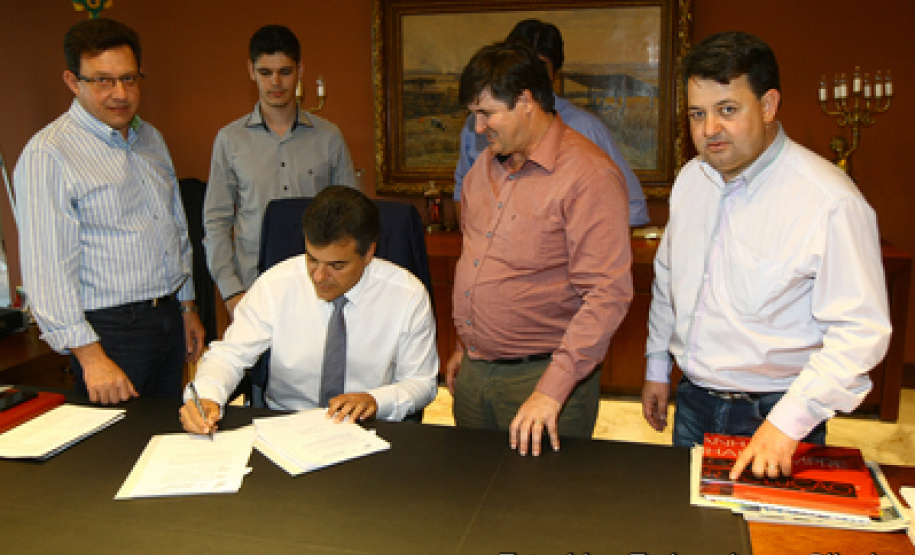 Governo do Estado autoriza obras de urbanização para Santa Tereza do Oeste.