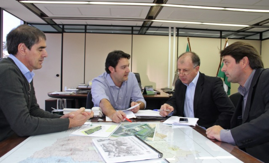 SEDU recebe demandas de mais de 40 prefeitos de diversas siglas e regiões do Paraná.