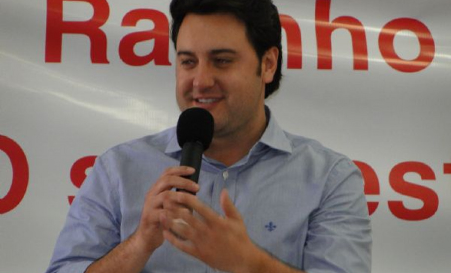 Pelo Governo do Paraná, Ratinho Junior autoriza licitações de mais de R$ 9 milhões à população do Oeste e Sudoeste.