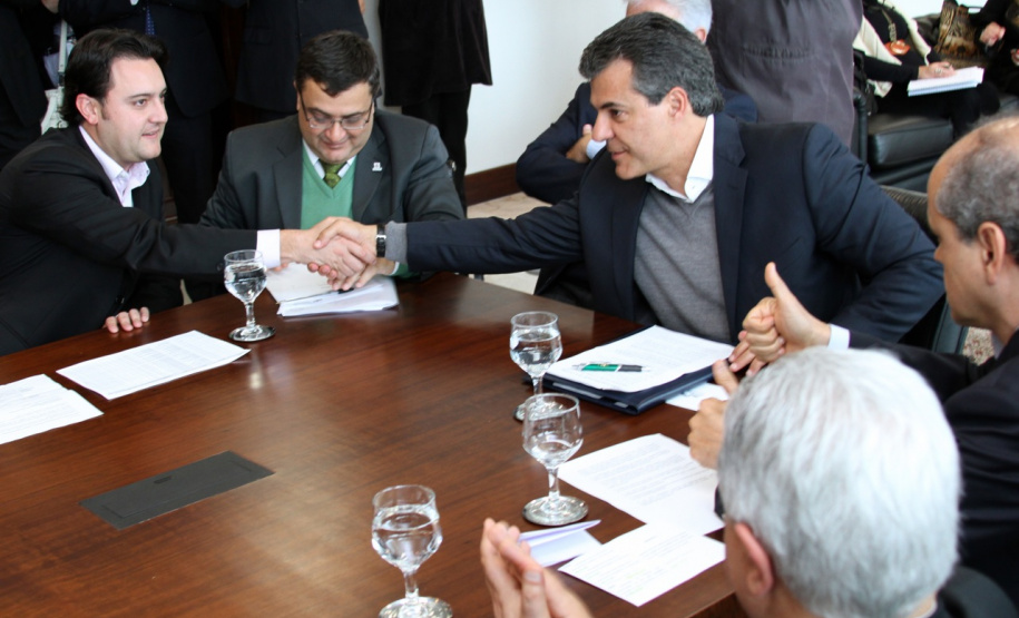 Governo do Estado, pela SEDU e SESA, anuncia novas parcerias de mais de R$ 12 milhões com a Prefeitura de Curitiba