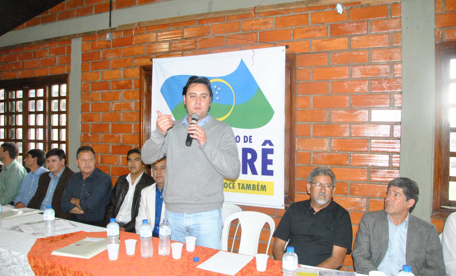 Mais de R$ 7,7 milhões são destinados a melhorias de 14  municípios do Paraná, pela SEDU