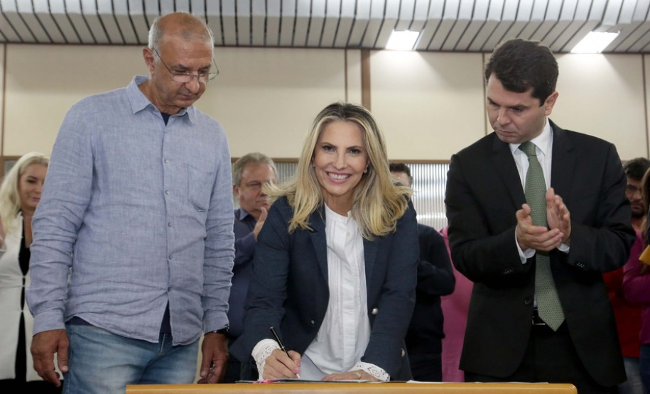 A governadora Cida Borghetti autorizou nesta terça-feira (08) convênios com Araucária, Contenda e Balsa Nova. Os valores somam $32 milhões de recursos a fundo perdido. Curitiba,08/05/2018 Foto:Jaelson Lucas / ANPr