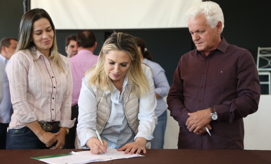 Governadora Cida Borghetti, em Maringá neste sábado (12), autoriza licitações para investimentos em municípios do Noroeste e Norte do Paraná, para obras de infraestrutura urbana e compra veículos e equipamentos. Maringá, 12/05/2018.Foto: José Fernando Ogura/ANPr