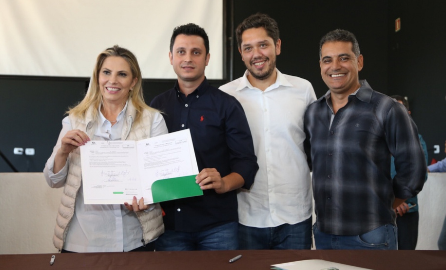 Governadora Cida Borghetti, em Maringá neste sábado (12), autoriza licitações para investimentos em municípios do Noroeste e Norte do Paraná, para obras de infraestrutura urbana e compra veículos e equipamentos. Maringá, 12/05/2018.Foto: José Fernando Ogura/ANPr