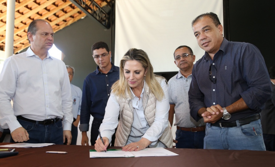 Governadora Cida Borghetti, em Maringá neste sábado (12), autoriza licitações para investimentos em municípios do Noroeste e Norte do Paraná, para obras de infraestrutura urbana e compra veículos e equipamentos. Maringá, 12/05/2018.Foto: José Fernando Ogura/ANPr