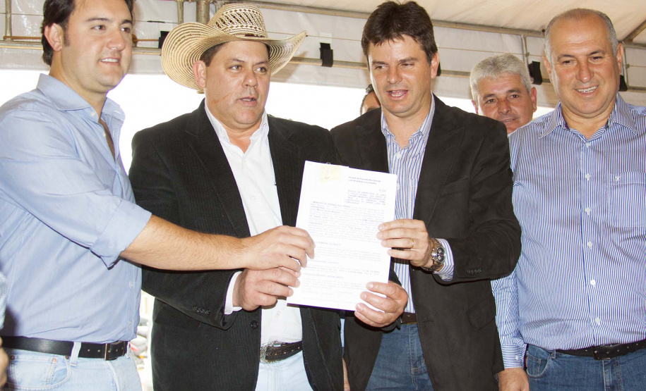 Governo do Estado, pela SEDU, vai asfaltar mais de 170 ruas em Fazenda Rio Grande