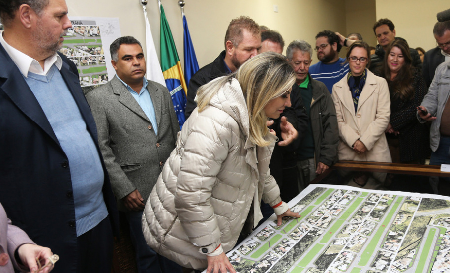Governadora Cida Borghetti visita a Unidade de Saúde de Campo Magro e durante encontro com o prefeito César Casagrande, vereadores e lideranças locais, conhece o projeto de revitalização da Avenida Norte Sul.Campo Magro, 07/06/2018.Foto: Orlando Kissner/ANPr