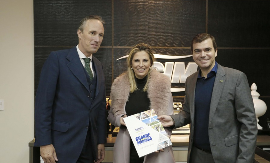 A governadora Cida Borghetti participou nesta sexta-feira (15), em Maringá, do Fórum Empresarial Metrópole Norte, e ressaltou a importância da organização das regiões para o crescimento ordenado do Estado. Participaram: diretor para o Brasil do Banco Mundial, Martin Raiser, presidente da ACIM, Michel Felippe Soares; secretário de Saúde, Antônio Carlos Nardi; o deputado, Evandro Junior, entre outros.Maringá, 15-06-18.Foto: Arnaldo Alves / ANPr.