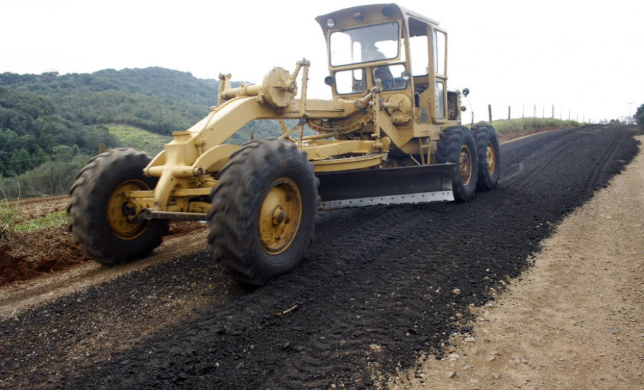 Pavimentação da PR-239 vai beneficiar 35 mil pessoas