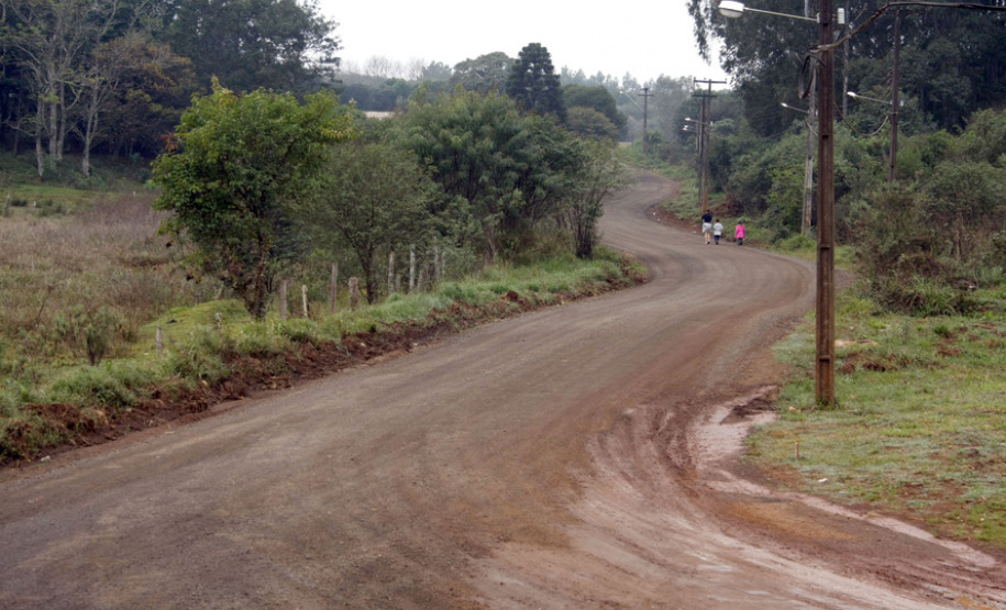 Obras Pavimentação ? Pavimentação de rodovia ? trecho de rodovia da PR 239 que será pavimentado pelo Governo do Estado e que liga Pitanga a Mato Rico ? Foto Jorge Woll ? SEIL/DER